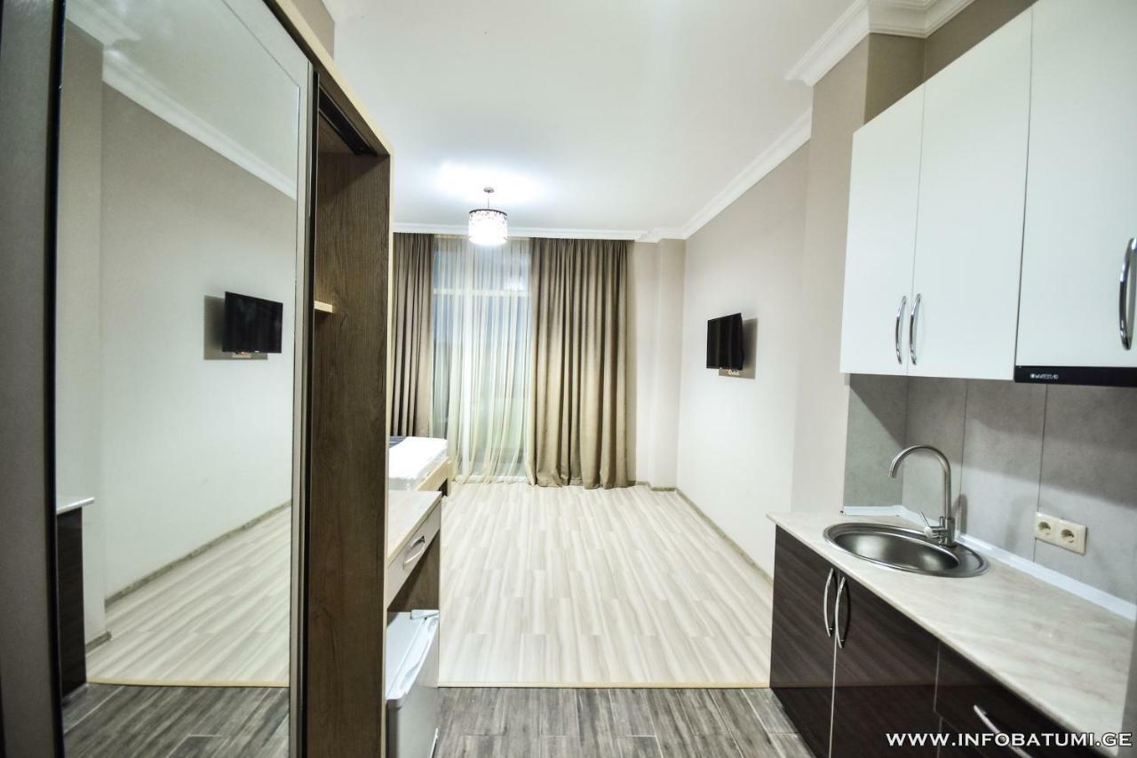 Hotel Wave Batumi Exterior foto