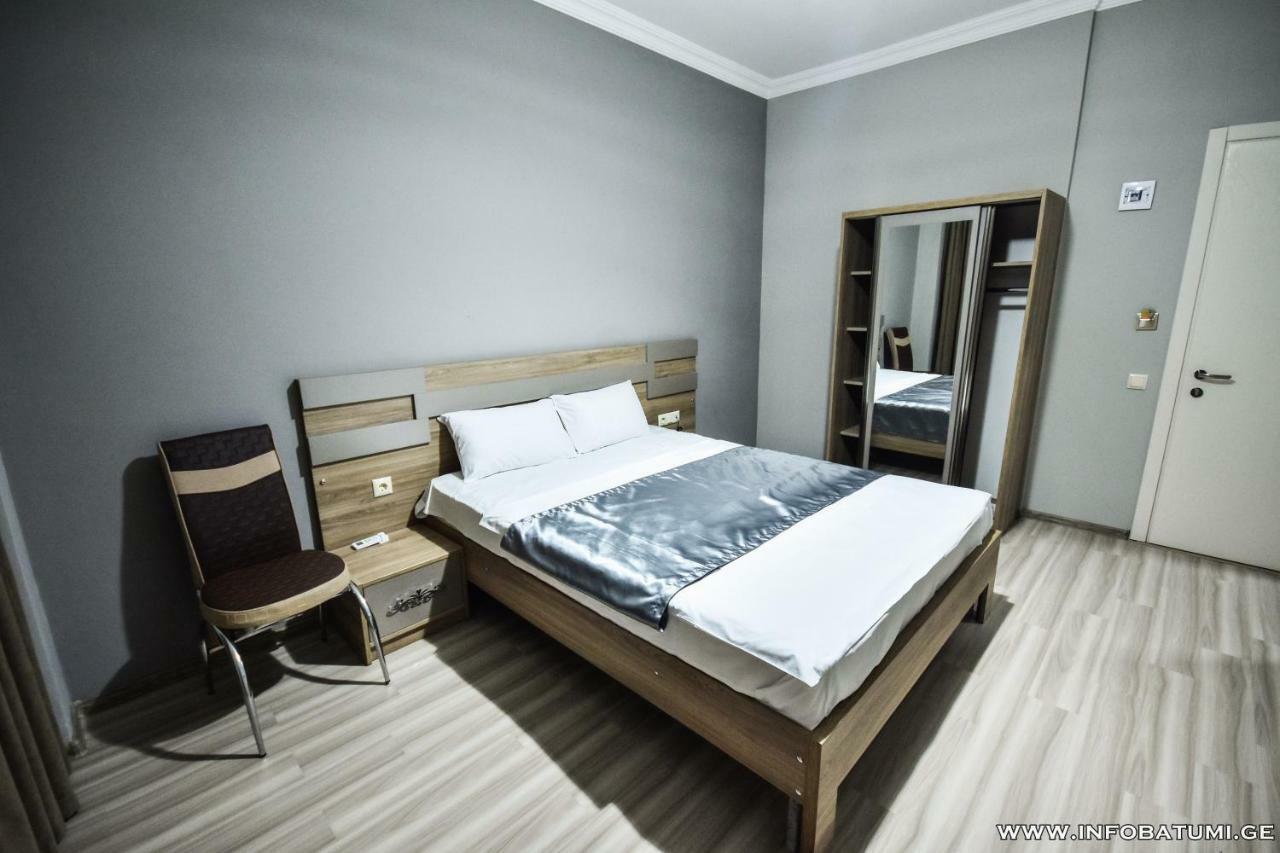 Hotel Wave Batumi Exterior foto