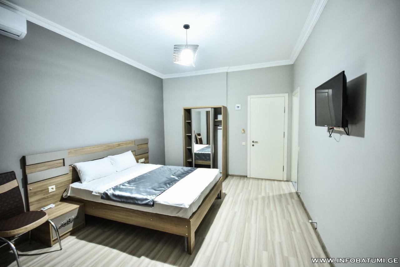 Hotel Wave Batumi Exterior foto