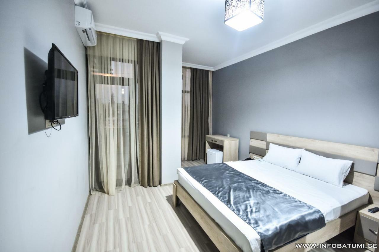 Hotel Wave Batumi Exterior foto