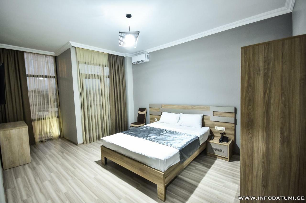 Hotel Wave Batumi Exterior foto