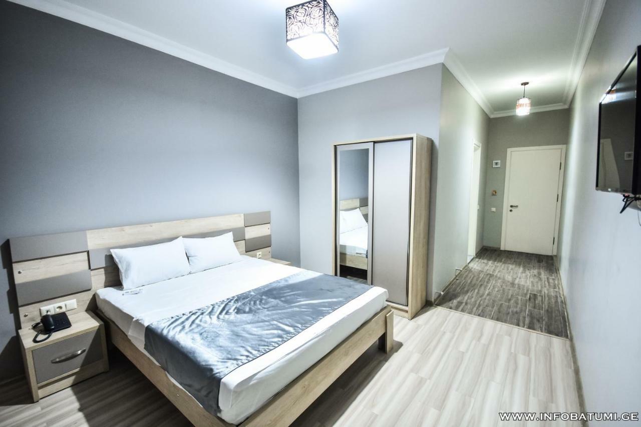 Hotel Wave Batumi Exterior foto