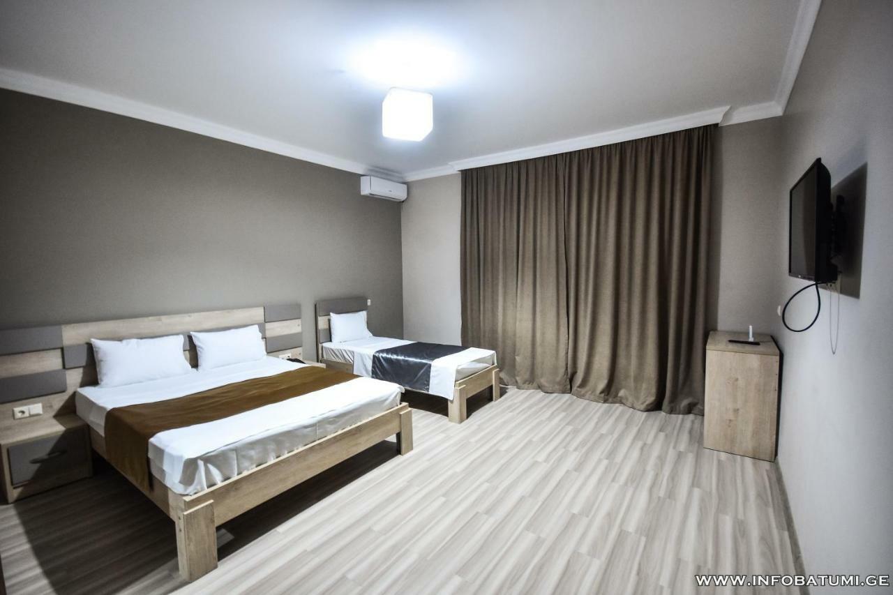 Hotel Wave Batumi Exterior foto
