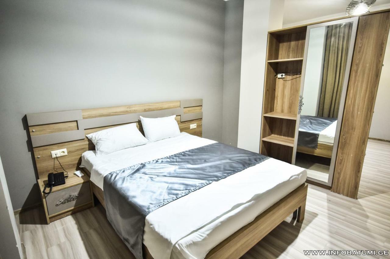 Hotel Wave Batumi Exterior foto
