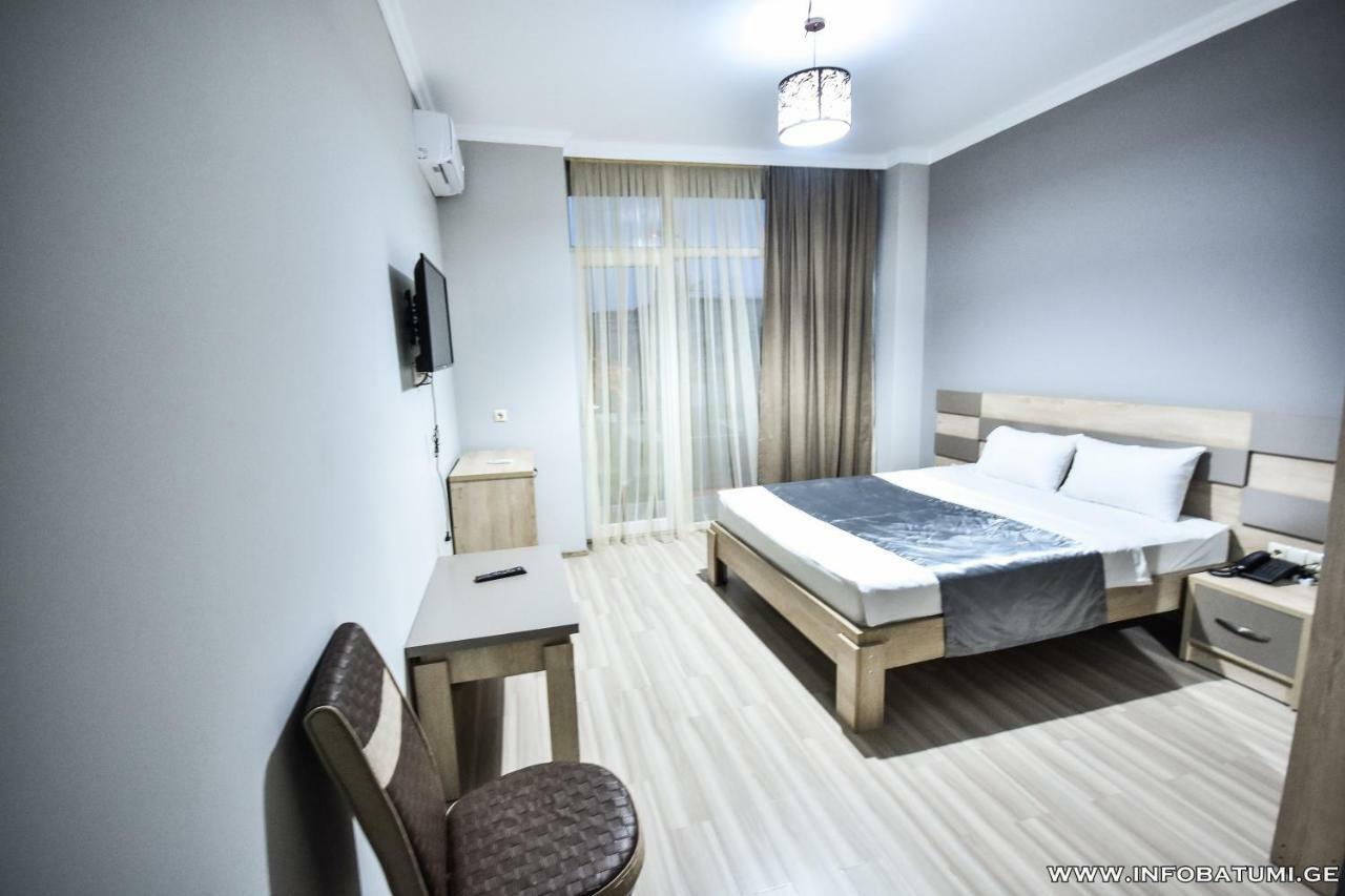 Hotel Wave Batumi Exterior foto